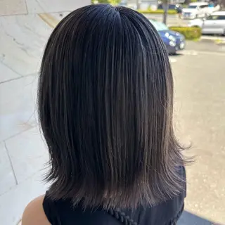 ミディアム カラー 森内 灯のヘアスタイル