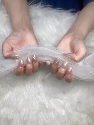 ネイル U·Mi nail salon所属・U·MI 長さ出し専門店のネイルデザイン