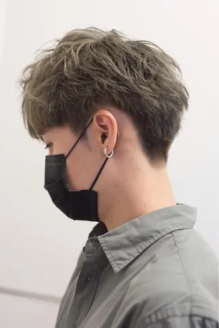 ショート カラー 千葉 慎也のヘアスタイル