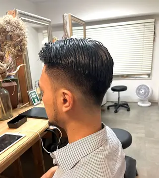ショート 縮毛矯正✨グレー ジュカラー✨MOEのヘアスタイル