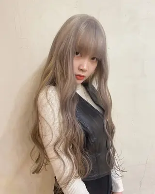 ロング カラー 只野 真衣のヘアスタイル