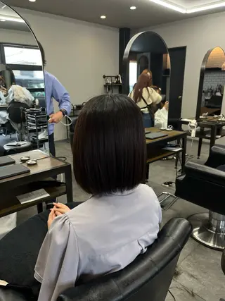ミディアム 森近 巴のヘアスタイル