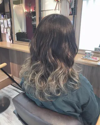 ロング 平野 沙織のヘアスタイル