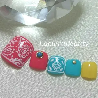 ネイル 小顔と腸の専門店 ラクーラビューティのエステ・リラクイメージ