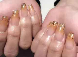 ミディアム Bijou+倉敷店 S A K Iのネイルデザイン
