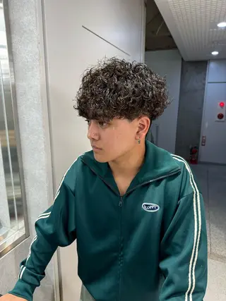 ショート カラー パーマ ヘアアレンジ メンズ スパイキー/フェザー /波巻き/かいとのヘアスタイル