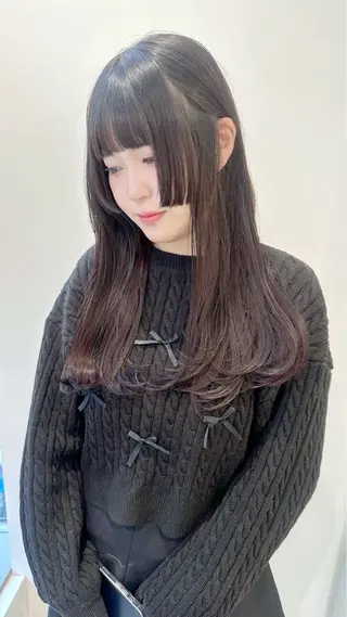 ロング ベージュ/インナー カラー🤍Rieのヘアスタイル