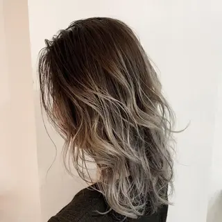 セミロング カラー 渋谷ブリーチカラー 韓国ヘアyuikoのヘアスタイル