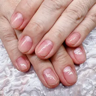 ネイル Maison de Bijou所属・マグ🧲等なんでも ワンカラー5660円のネイルデザイン