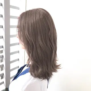 ミディアム カラー ANNA /艶髪/ハイトーンのヘアスタイル