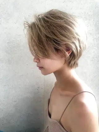 ショート カラー ハイトーン/レイヤー 💜Akaneのヘアスタイル