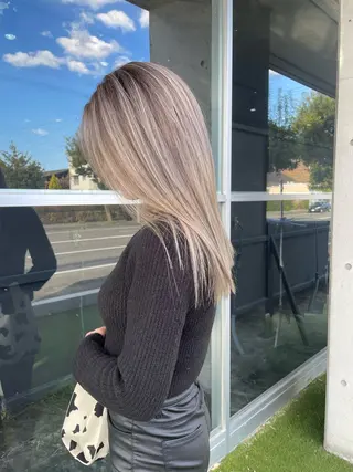 カラー REGOLITH （レゴリス）所属・山田隆成/韓国カット バレ、ハイライト得意のヘアスタイル