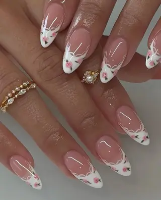 ネイル Roger 舞のネイルデザイン