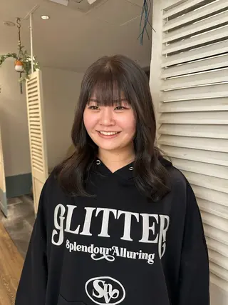 ロング カラー 安丸 結夏のヘアスタイル