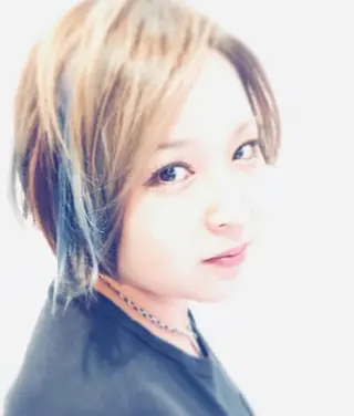 カラー nishimura makotoのヘアスタイル