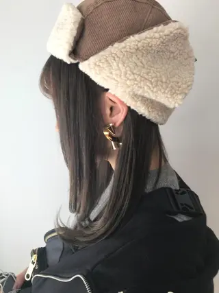 ミディアム カラー AILEE所属・ウルフカット レイヤーカット上柿のヘアスタイル