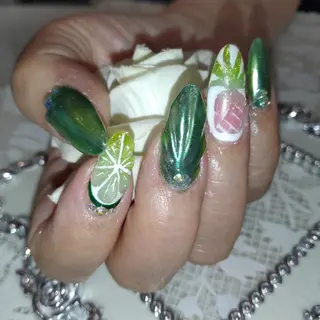 ネイル エステとネイル ローズコンフォートのネイルデザイン