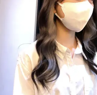 ロング カラー ヘアアレンジ ハイトーンカラー 🦋yuri🦋のヘアスタイル