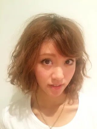 ミディアム SHINYA シンヤヘアーズのヘアスタイル