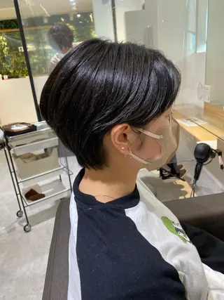 ショート 梅本 彩香のヘアスタイル
