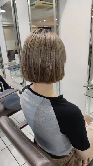 ショート カラー insence glue所属・垢抜けカットベージュ カラー🌻弥生のヘアスタイル