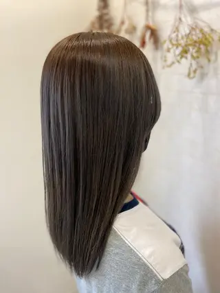 セミロング カラー ワタイショウタ 髪質改善✨眉毛サロンのヘアスタイル