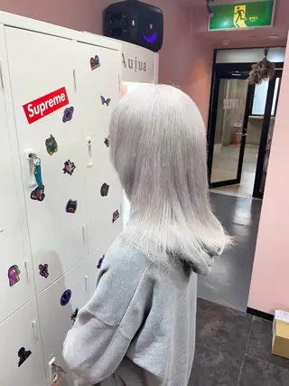 セミロング カラー ハイトーン/ブリーチ /hikaruのヘアスタイル