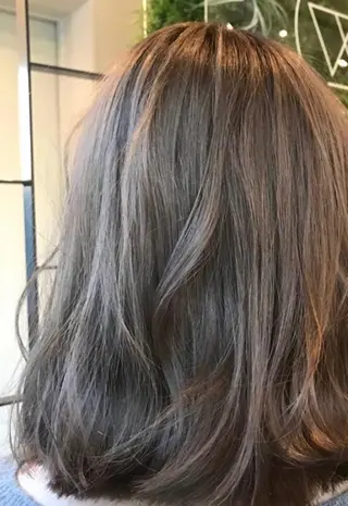 セミロング カラー Hanna by W_SALONのヘアスタイル