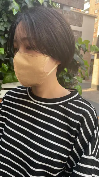 ショート レイヤーカット/ 透明感カラーmikuのヘアスタイル