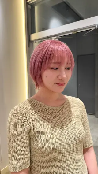 ショート Karin/ブリーチ ・ハイトーンのヘアスタイル