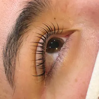 マツエク・マツパ MODEK'S あやねのヘアスタイル