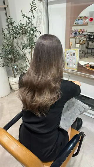 セミロング 水口 莉央のヘアスタイル