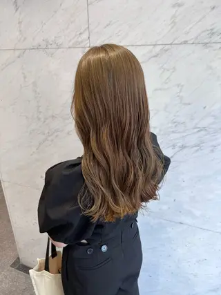 セミロング カラー Bei Licoldo.Atole  ベイリコルド アトリ所属・ブリーチ、縮毛 髪質改善　宮城一真のヘアスタイル