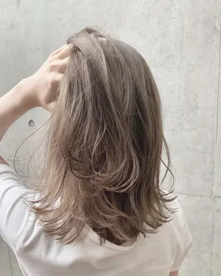 ミディアム カラー box mico. mutsumiのヘアスタイル