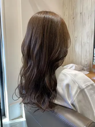 ロング 細沼 葵のヘアスタイル
