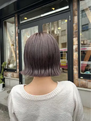 ショート まろやかなベージュ 小池春樹のヘアスタイル