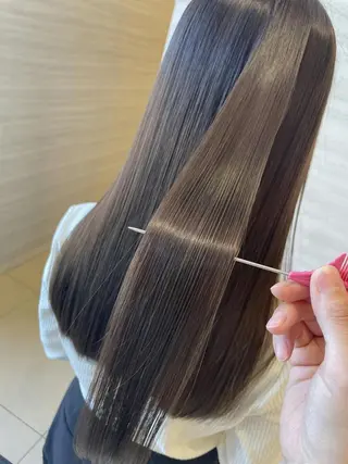 カラー ロング 中間 知佳子のヘアスタイル