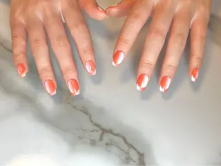 ミディアム ネイリスト シンのネイルデザイン