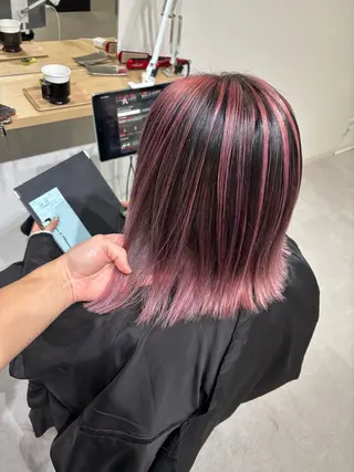 ミディアム LAFRE （ラフリ）所属・ケアブリーチ 黒瀬有汰のヘアスタイル