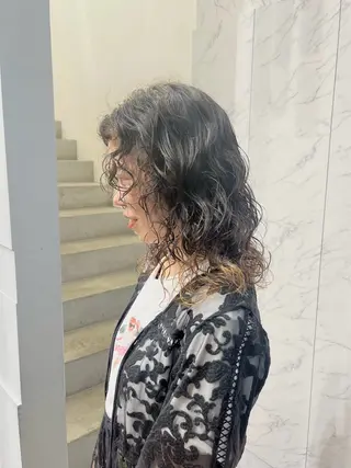 ミディアム パーマ ﾏｽﾀﾞ ｱｲﾘのヘアスタイル