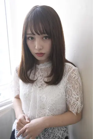 セミロング KAMIGAMI所属・KAMIGAMI SAKAEのヘアスタイル