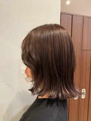 ミディアム カラー 脇野 茉優のヘアスタイル