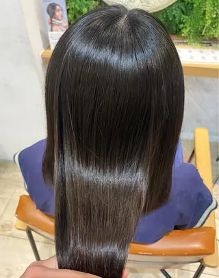 ロング 💙mai🫧 縮毛矯正・ハイライトのヘアスタイル