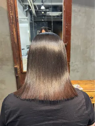 ミディアム ヘアアレンジ グレージュ/艶髪矯正 🪐takushiのヘアスタイル