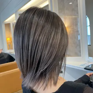 ミディアム ブリーチ毛矯正.髪質 改善.髪にドラマをのヘアスタイル