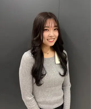 ロング Ruth Ebiのヘアスタイル