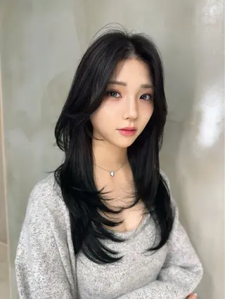 セミロング カラー 韓国レイヤー 似合わせカラーのヘアスタイル