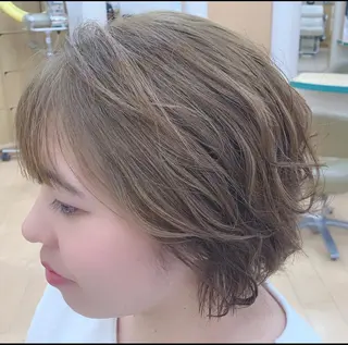 ショート カラー 福原 亜祐美のヘアスタイル