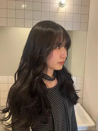 カラー yuka/ロング/ レイヤーカットモデルのヘアスタイル