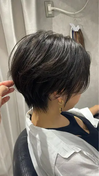 ショート カラー mimiiy梅田 中崎町ハイトーンのヘアスタイル